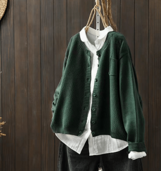Caroline - Cardigan with Classic Button-Up Design