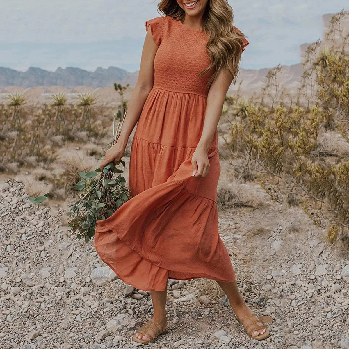 Elegant Maxi Dress with Figure-Flattering Fit